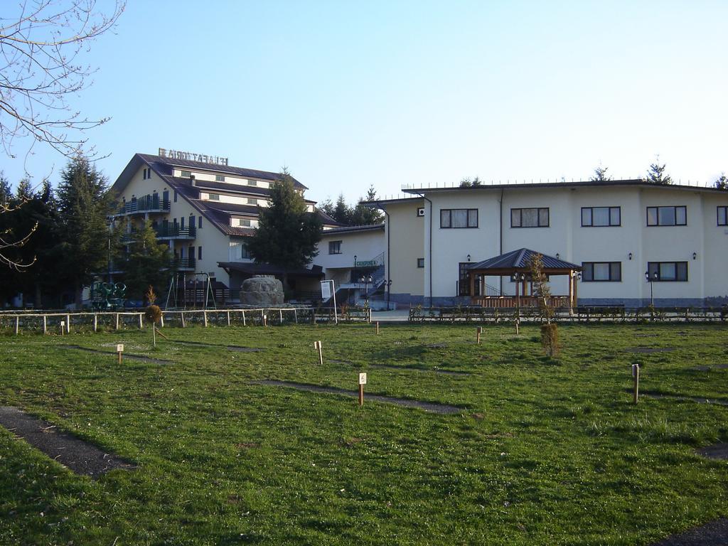 Hotel La Fattoria Camigliatello Silano Luaran gambar
