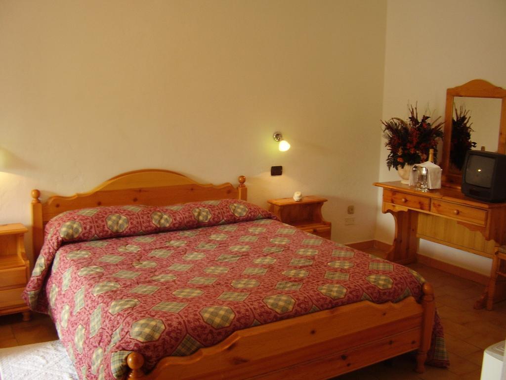Hotel La Fattoria Camigliatello Silano Bilik gambar